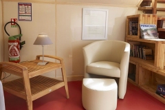 La bibliothèque : le coin lecture